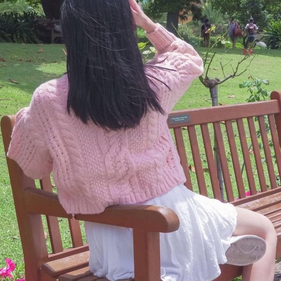 SOLD FOR LOVE & LEMONS Amaryllis Cropped Cardigan - Picture 3 of 12